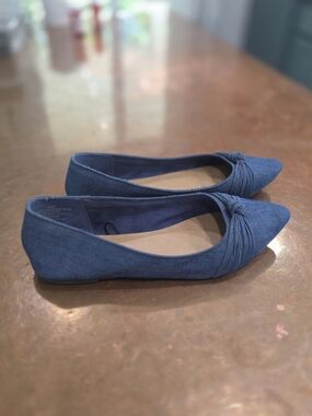 Blue Denim Pointed-Toe Knot Ballet Flats - Women